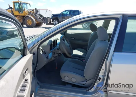 2002 Nissan Altima 2.5 S из США, поврежденный, VIN 1N4AL11DX2C703471